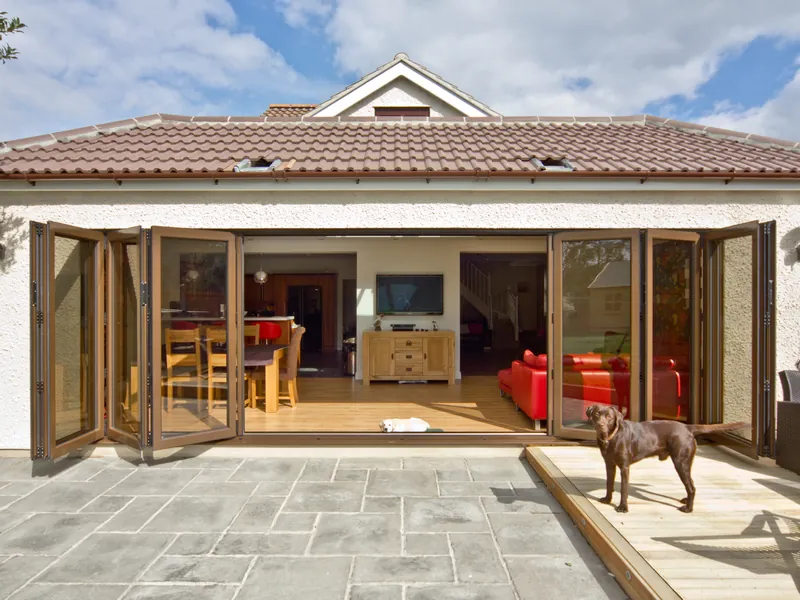Bifold Charlton