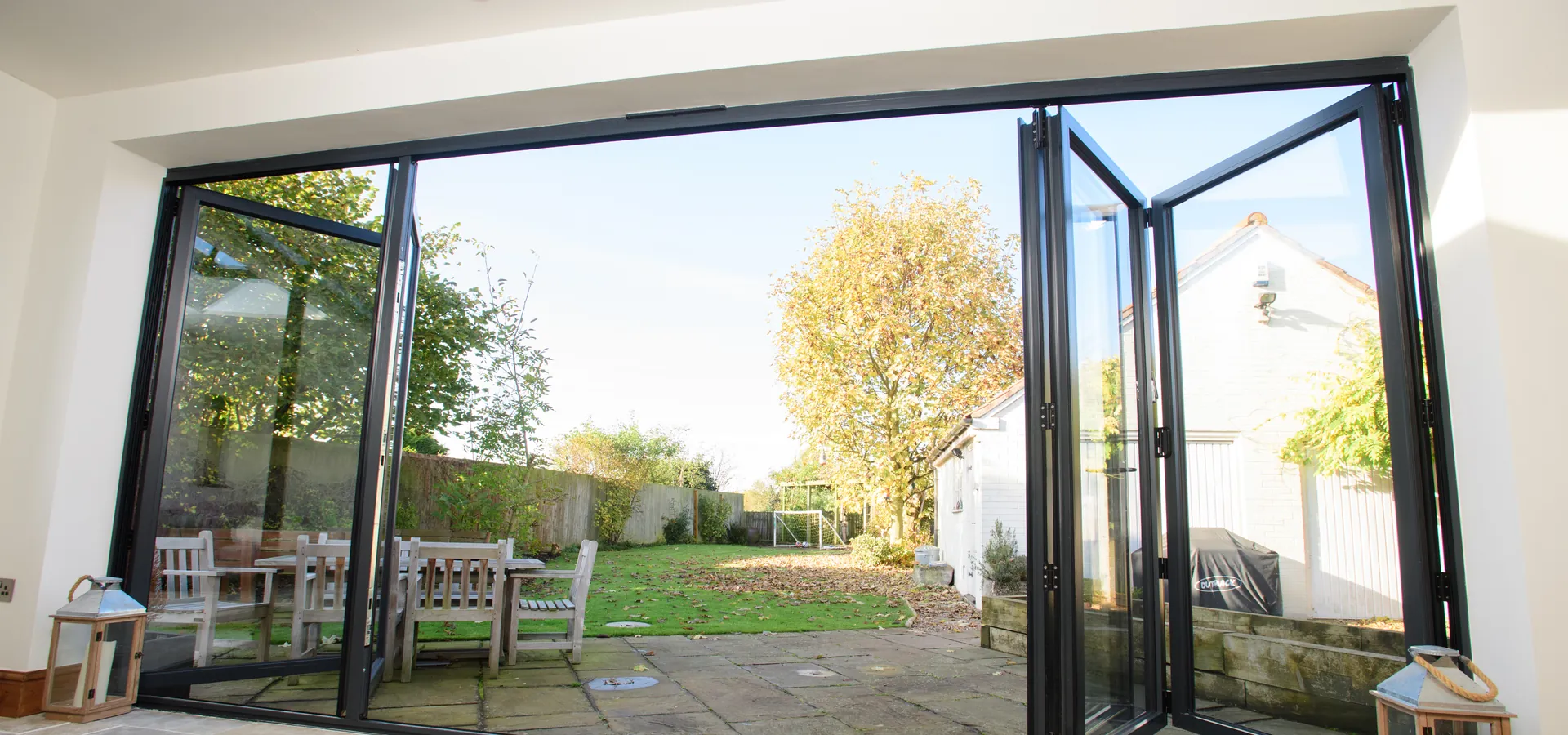 Bifold Charlton